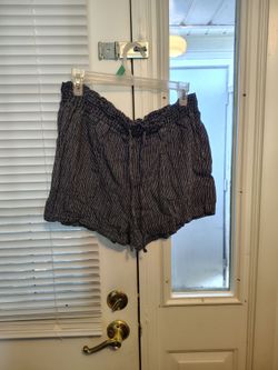 Shorts large