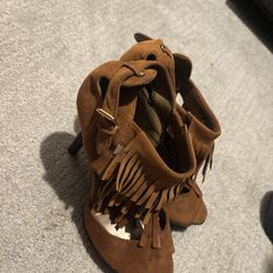 Women’s high heels, size 10