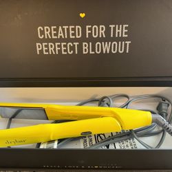 Dry Bar Tress Press 1.25” Flat Iron  - New in Box 