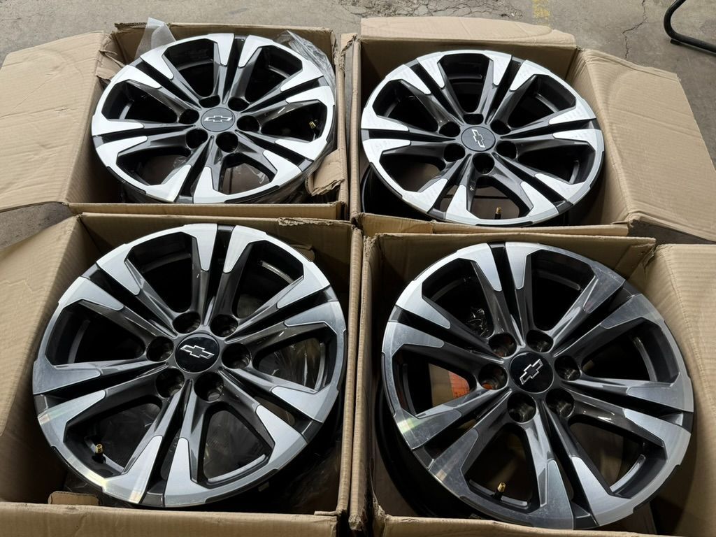 NEW 17" OEM 2022 chevy Colorado Z71 Wheels GMC Canyon wheels 6x120 WITH SENSORS INCLUDED