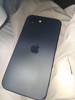 iPhone 16e