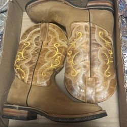 Cowboy boots size 7