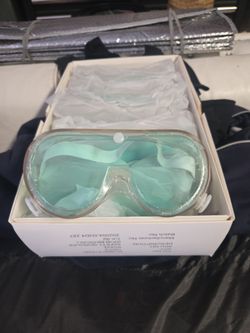 Safety goggles