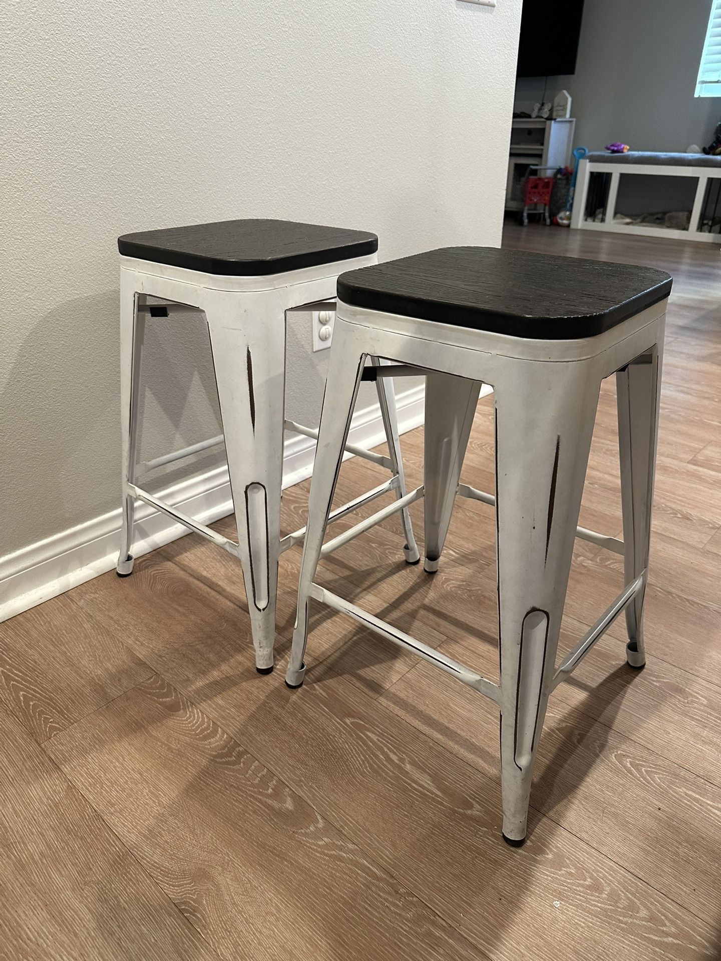 2 Farmhouse Table/Bar Stools