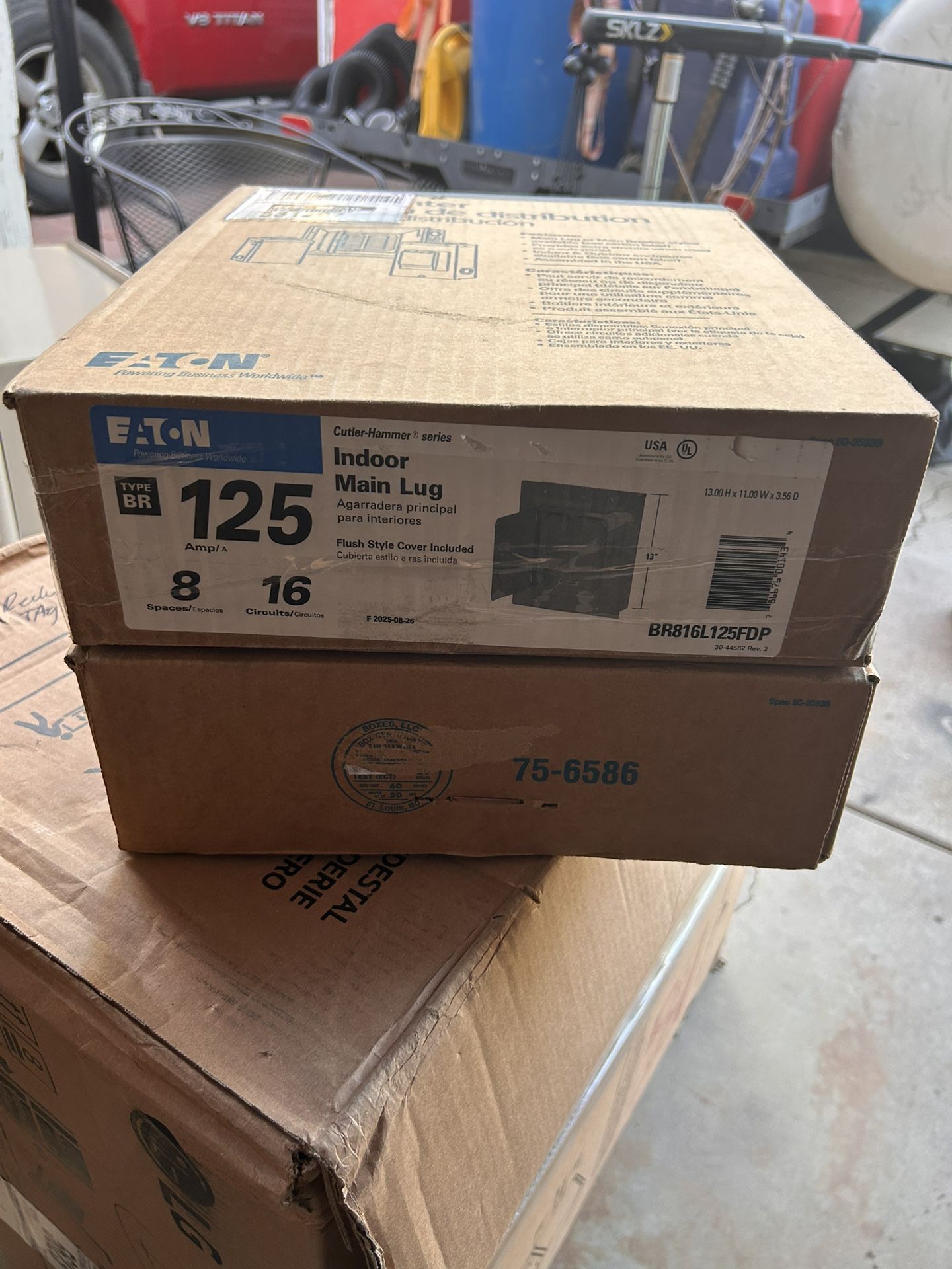 New Eaton BR 125 Amp 8-Space 16-Circuit Indoor Main Lug Loadcenter with Flush Door