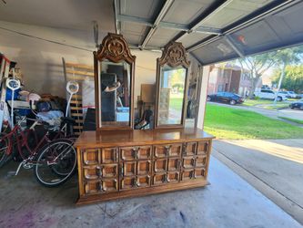 It's a great bedroom set, a firm mattress is included.
70x18 and 31" is the height for dresser.
38x18 and 53" is the height for chest of drawers.
Near