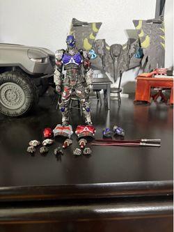 KO Yamaguchi Revoltech Arkham Knight