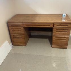 Free Desk