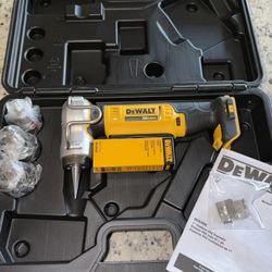 TOOL ONLY NEW DEWALT 20VOLT 1”inch PEX Expansion Tool