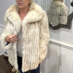 Beautiful Vintage Real Saga Fox Fur