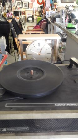 VINTAGE RECORD PLAYER