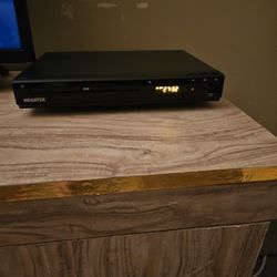 MEGATEK zonless HDMI DVD player, a compact CD/DVD player for smart TVS,USB port, playing all zonless DVDS and multiple formats, metal casing,HDMI/RCA 