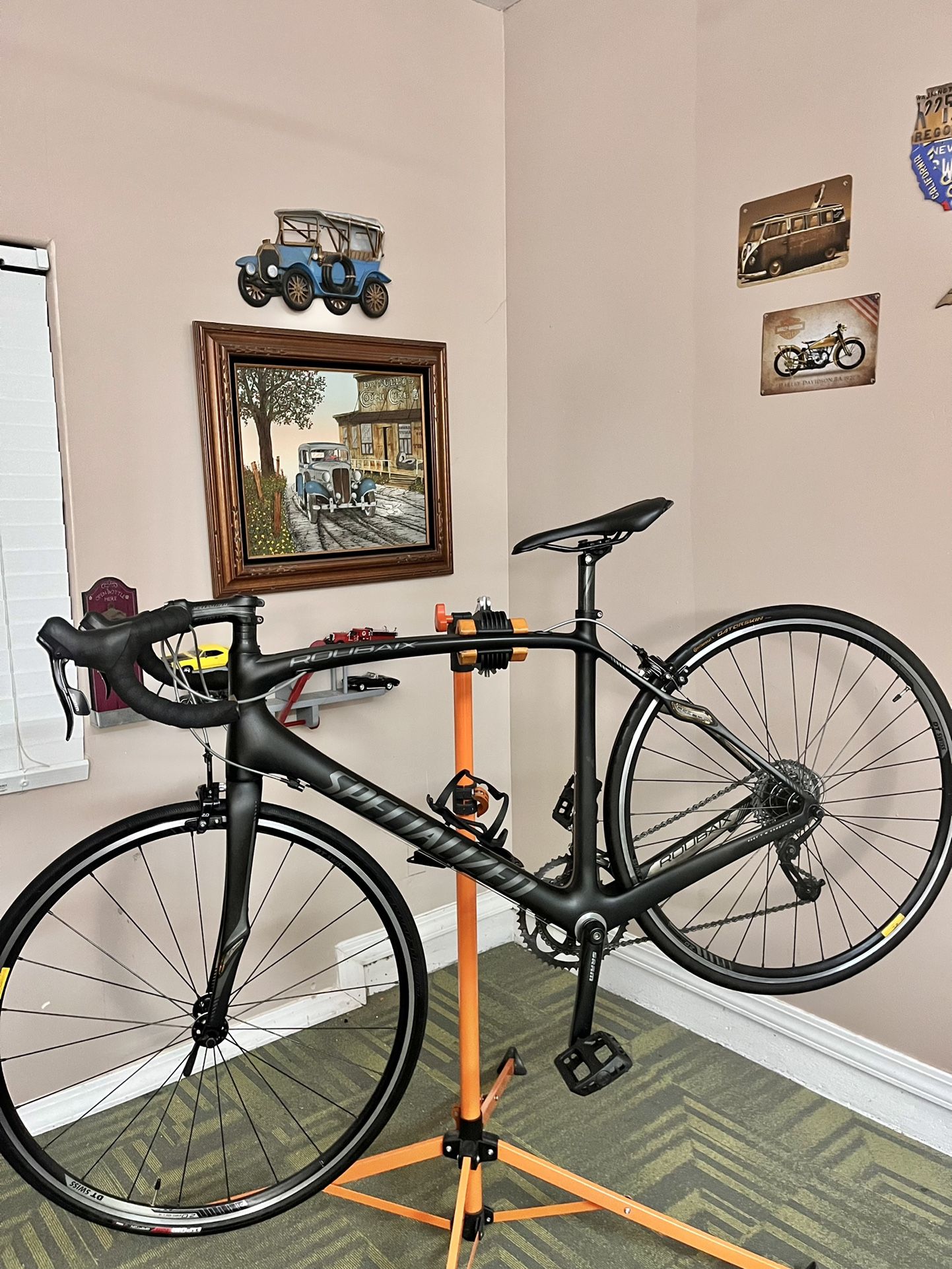 Specialized Roubaix Elite Road Bike 8r Carbon 700c for Sale in Laveen