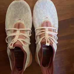 Nike women’s shoes 7 pink