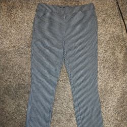 Like New Vera Wang Skinny Dress Pants Size Medium From Kohl's.. Like New Condition 