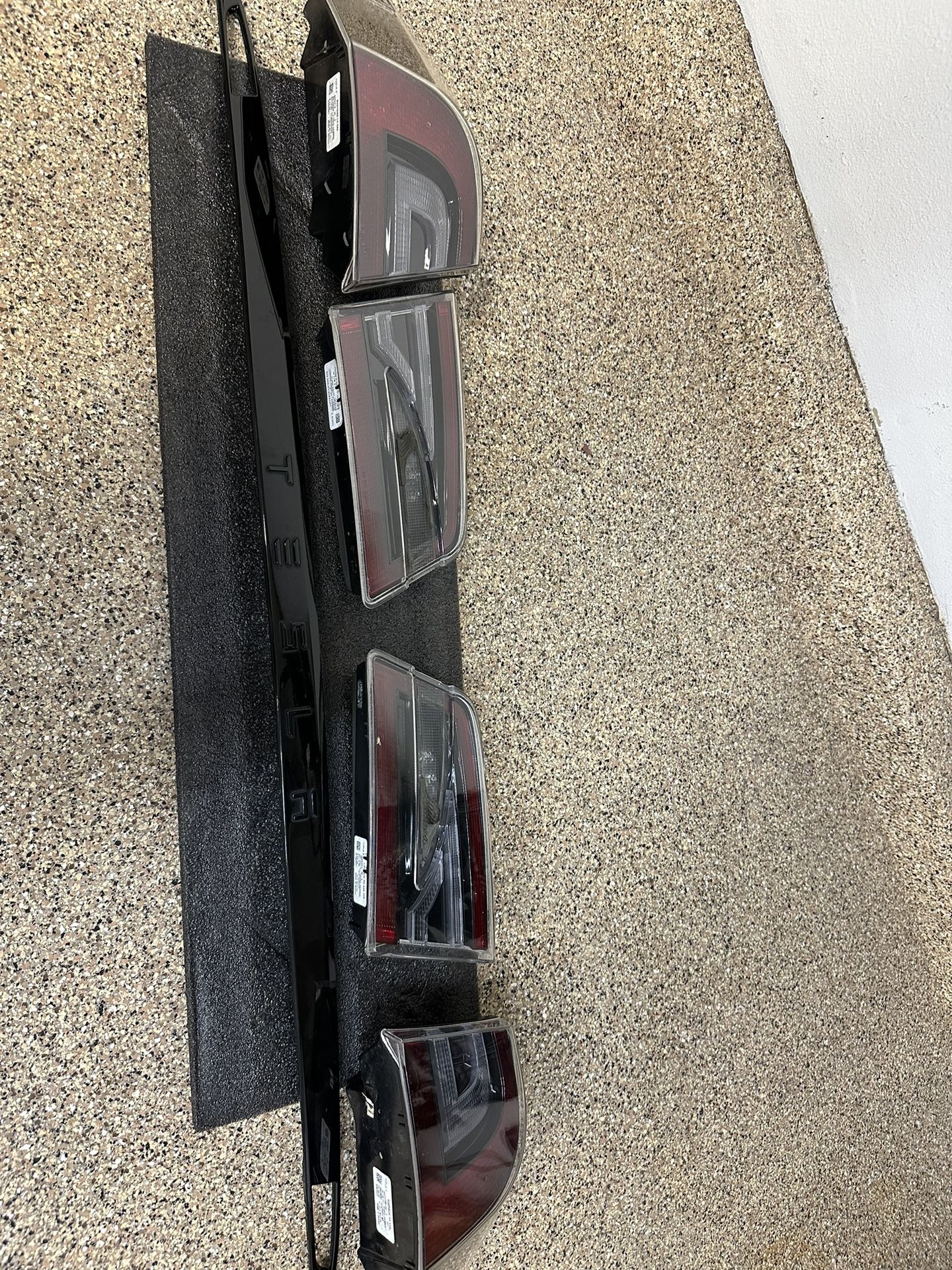 Rear OEM Tail Light Complete Set 2021 Tesla Plaid Model S