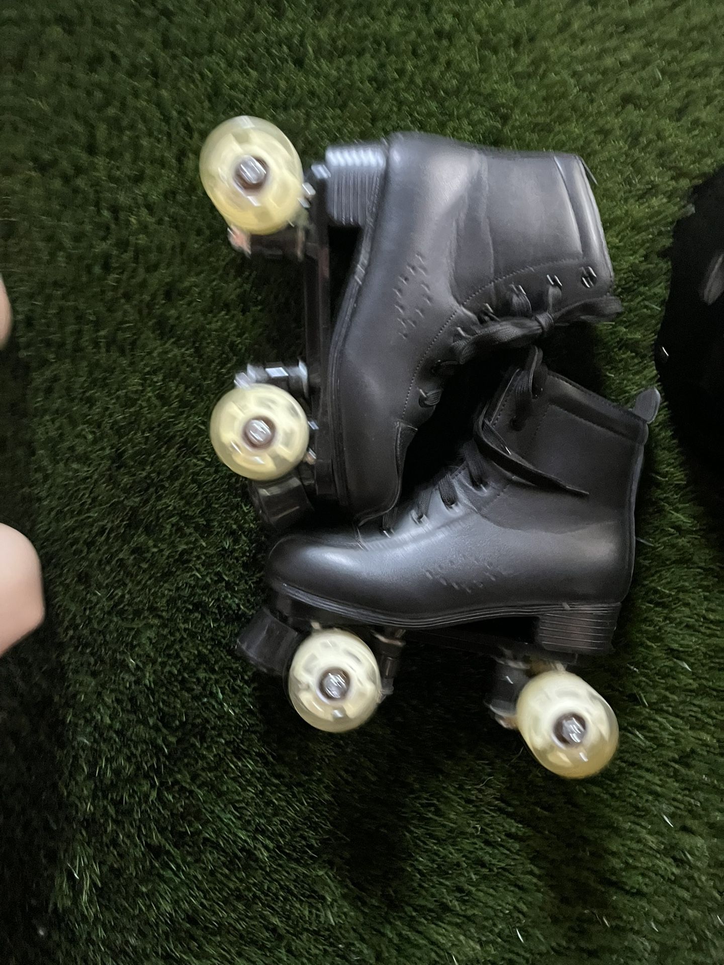 Skates