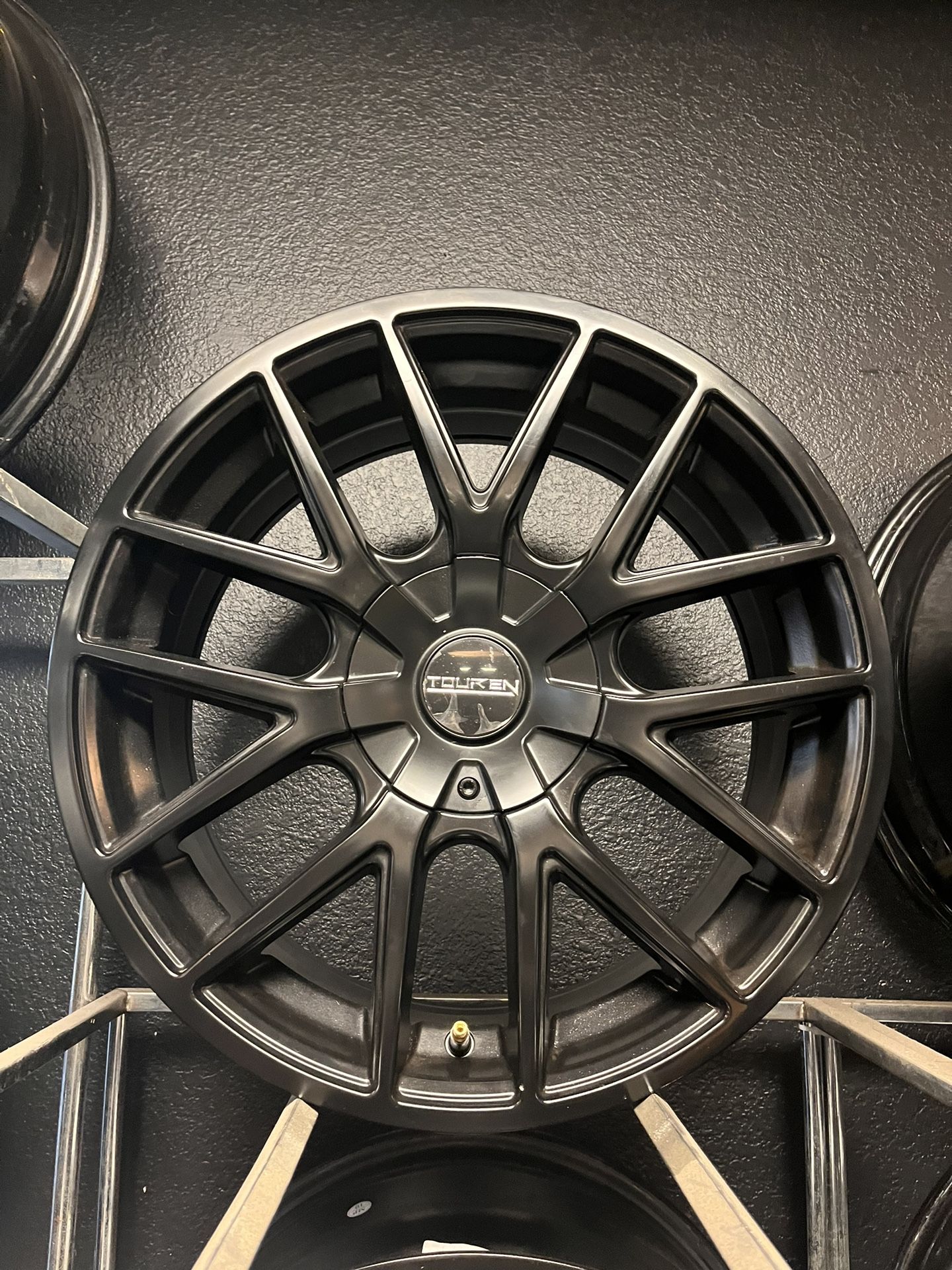 18x8/5x112/5x120 Touren Wheels