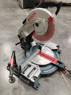 - Bosch 3924 - 10" - 24V - cordless Compound Miter Saw w/ 1 Batterie & Charger