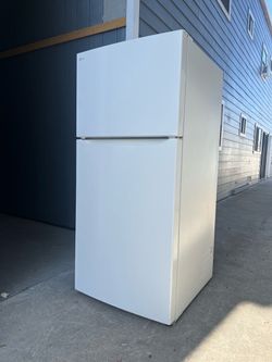 LG Top-Freezer Refrigerator White