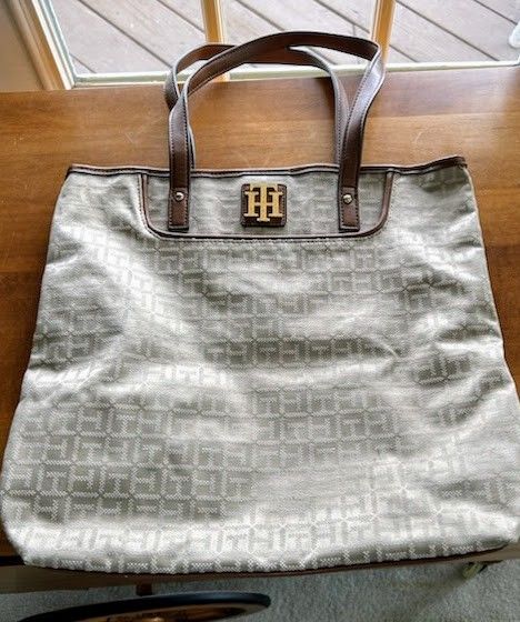 Tommy Hilfiger Purse