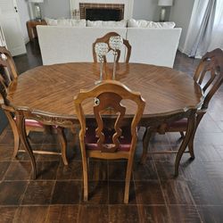 Vintage 4 Seat Dining Set - Must Pick Up