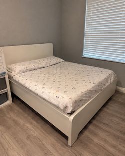 IKEA Malm Full Size Bed Frame+ Mattress - White