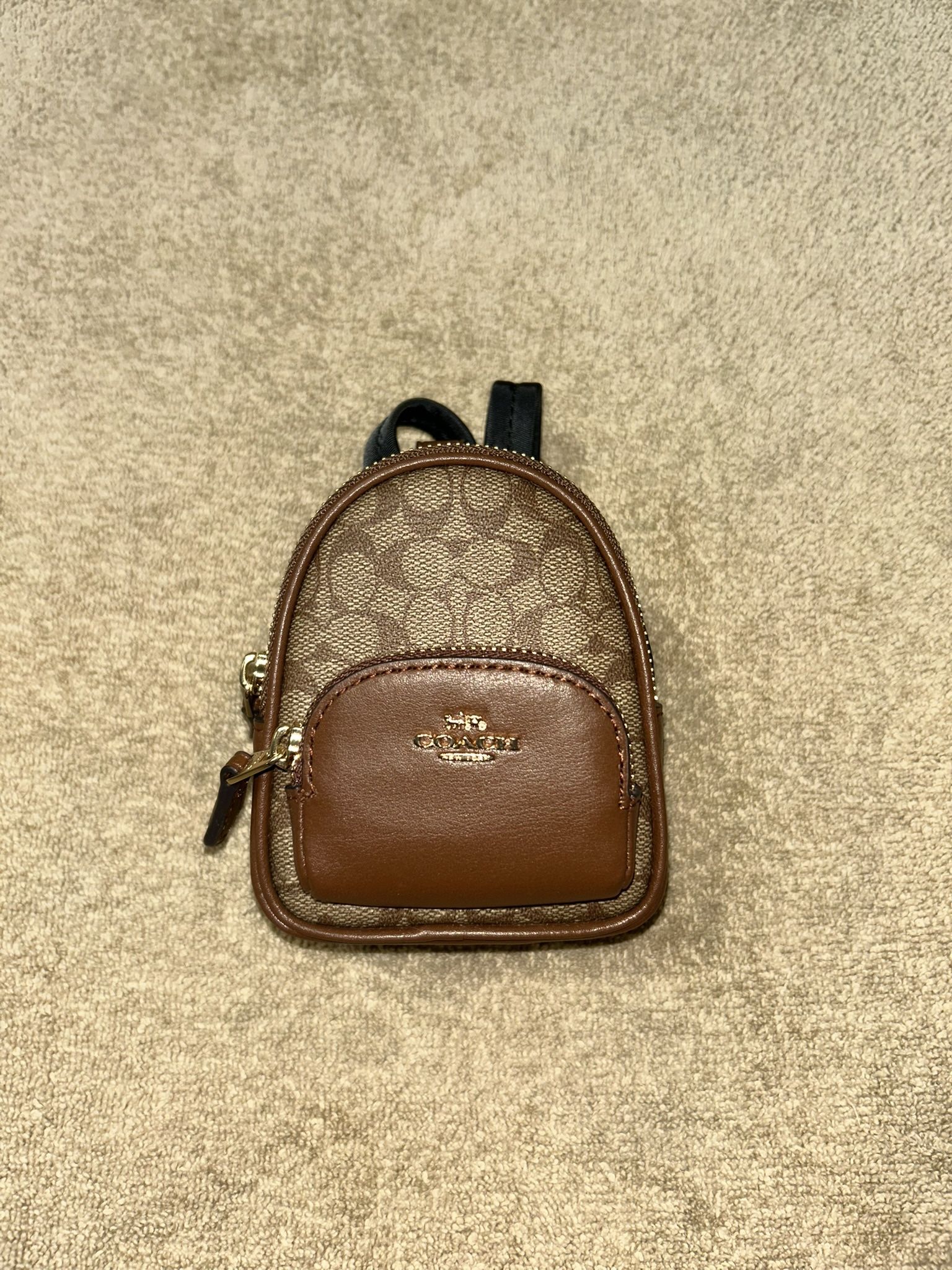 Small Coach Wallet / Coin Purse
