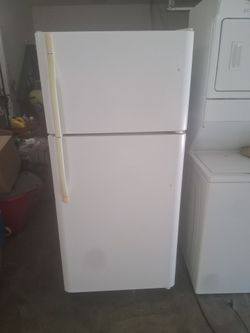Kenmore Apartment Size Fridge