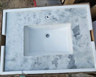 22×31 Single Hole Vanity Top In Calacatta Fantasy