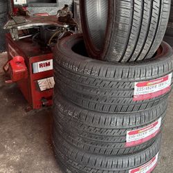 235/45R18