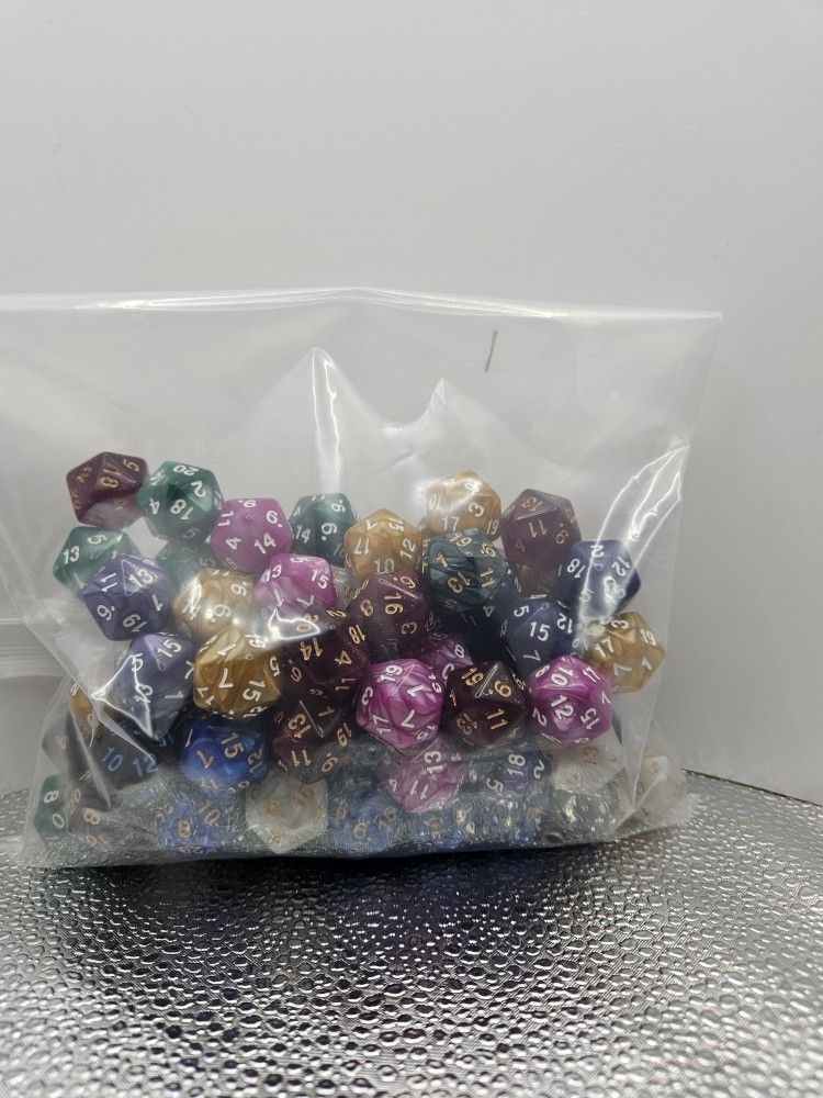 D20 Dice - 100 Pieces!