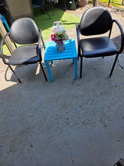 Set of 2 matching side chairs