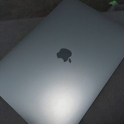 Apple Laptop