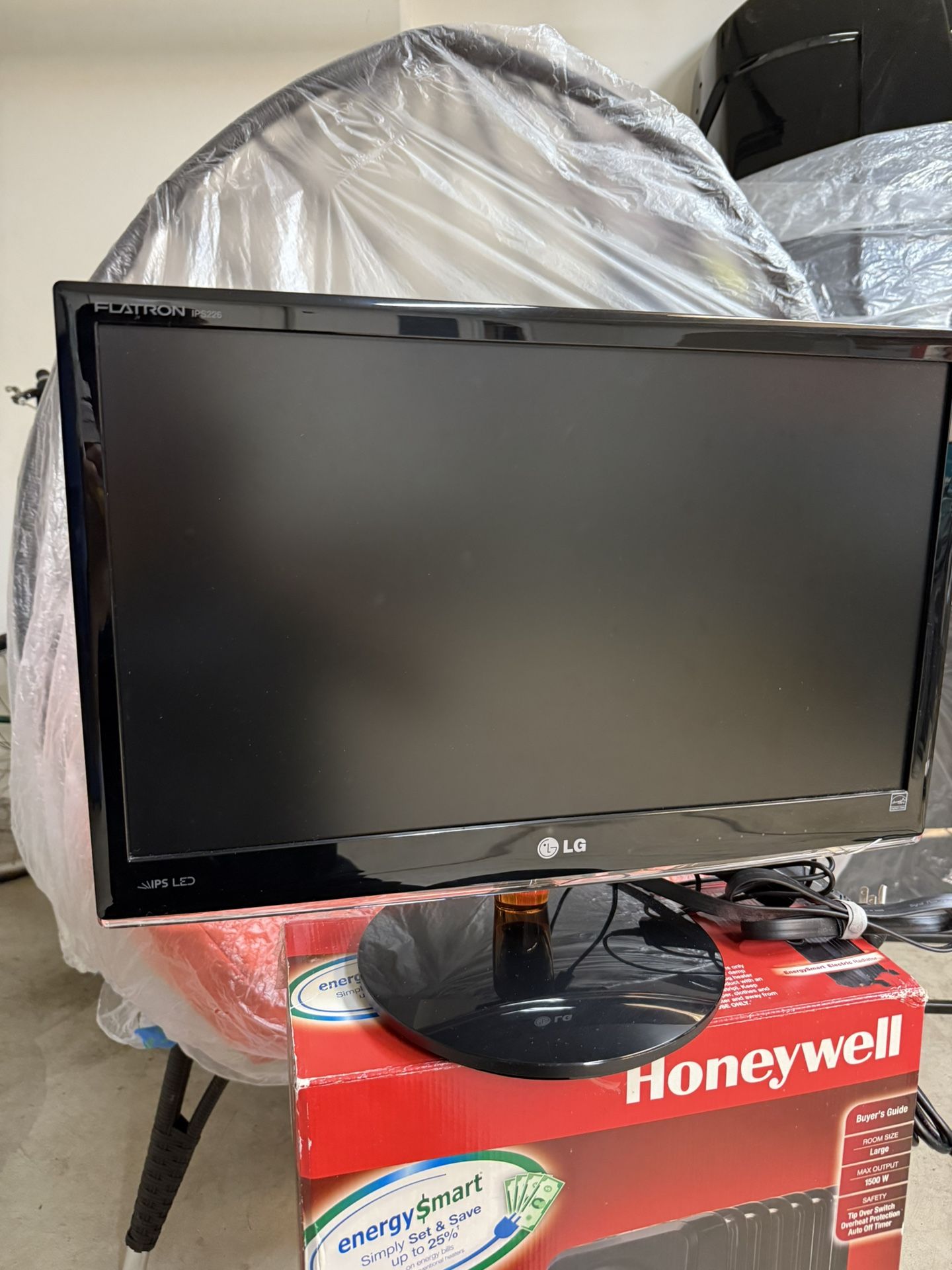 LG FLATRON 22” Monitor IPS