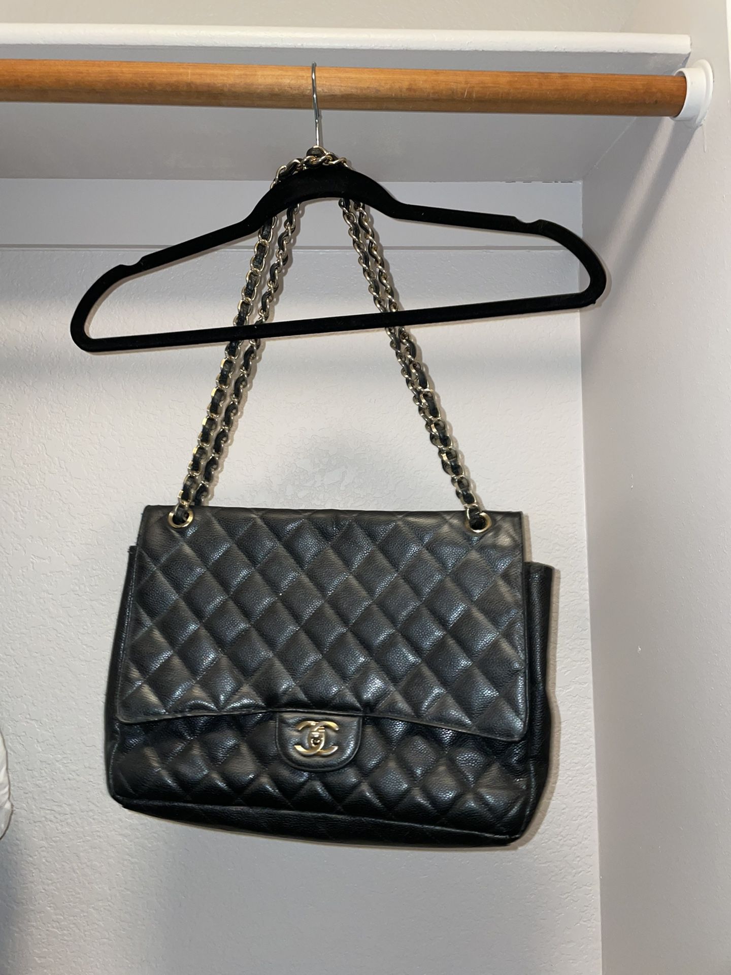 Chanel Vintage Classic Jumbo Single Flap Bag for Sale in Chandler, AZ -  OfferUp