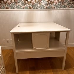 Corner Table 