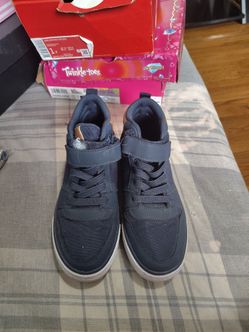 Sneaker size 2