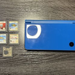 Nintendo DSI XL With Games And Carrying Case
