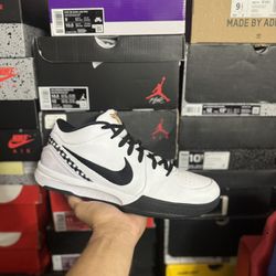 Kobe 4 Protro Mambacita Gigi size 11 VNDS