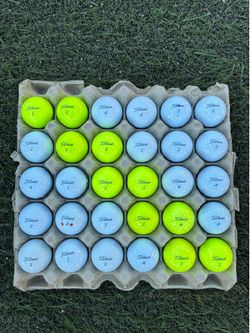 30 golf ⛳️ balls Titleist AVX