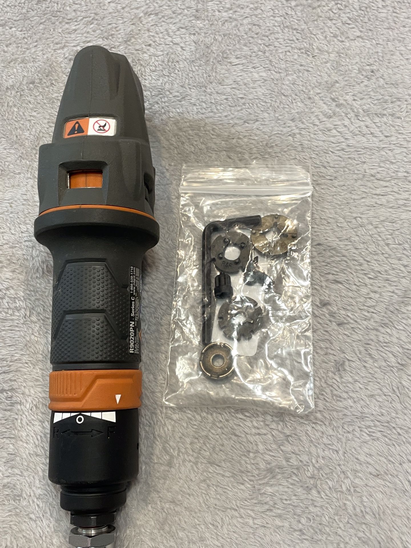 Ridgid R9020PN air pneumatic tool with multi-tool oscillating attachment