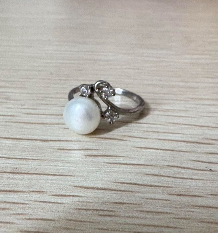 silver pearl ring