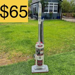 VACUUM SHARK ROTATOR LIFT AWAY BAGLESS (RETAILS $200+, SELLING FOR $65)