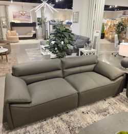 🔥 Top Grain Leather Sofa – Modern Comfort Special 🔥