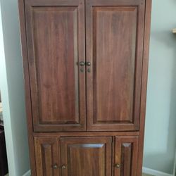 Hooker Furniture Armoire/Entertainment Center Beautiful Solid Cherry