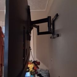 70" Samsung TV And Mount