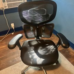Black Desk/Office/Gaming Chairk
