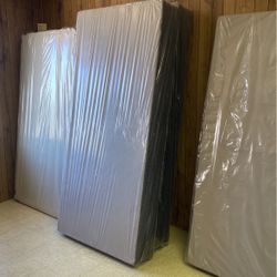 NEW KIZE BOXSPRINGS AVAILABLE @ 149.99$ 