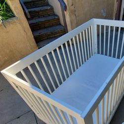 White Wooden Crib With Mattress 